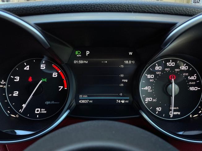 ALFA ROMEO Giulia Photo 15