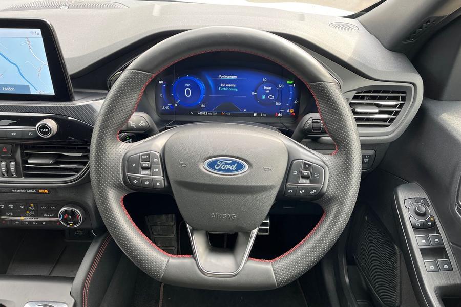 Ford KUGA Photo autoimg-a0881b399817a94708b6d8226157d32bf7dfd96c.jpg