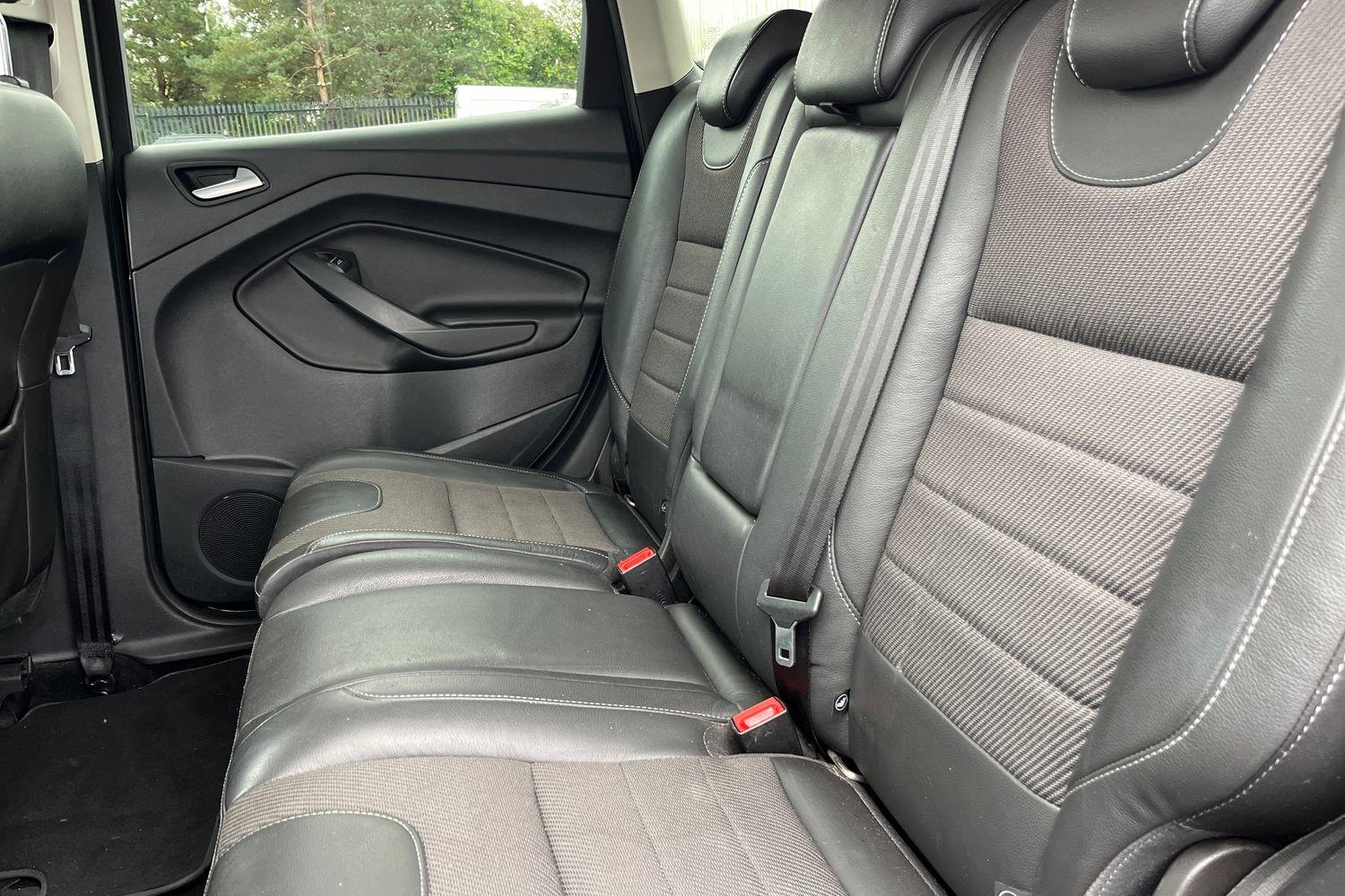 Ford KUGA Photo 19