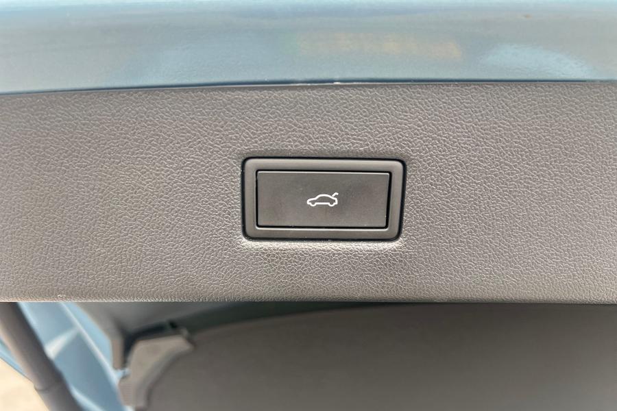 Ford EXPLORER Photo autoimg-a0912cbbd8fc9a787026523726b50e55bac6fab4.jpg
