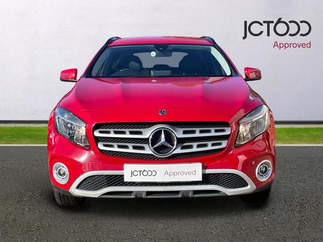 MERCEDES-BENZ GLA Photo 8