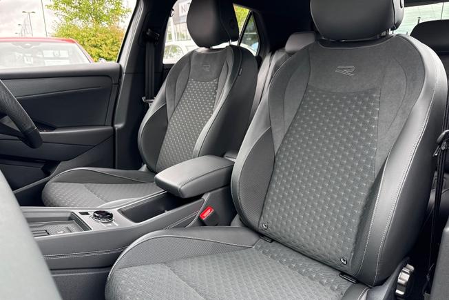 VOLKSWAGEN T-Roc Photo 21