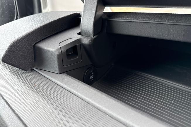 VOLKSWAGEN Transporter Photo 45