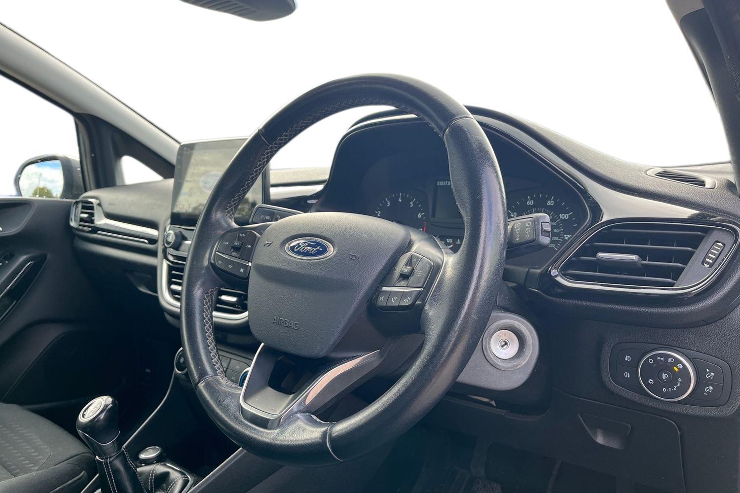 Ford FIESTA Photo 8