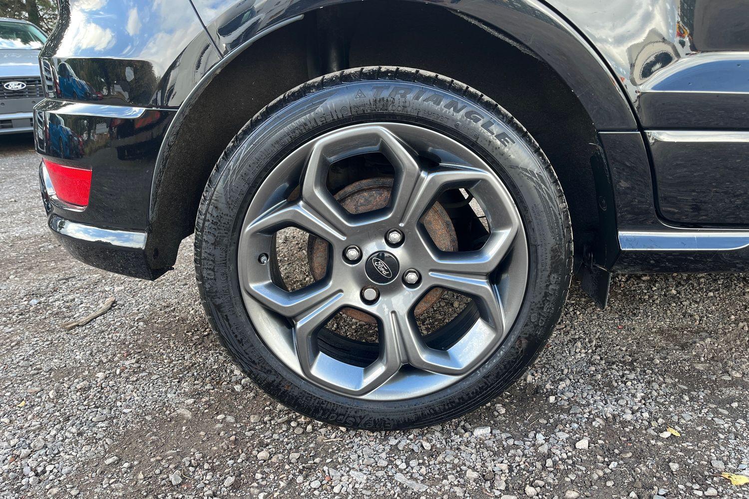 Ford EcoSport Photo 7