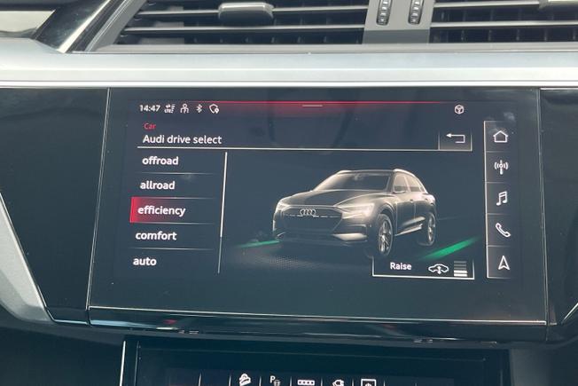 Audi e-tron Photo 23
