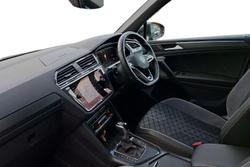 VOLKSWAGEN Tiguan Photo 2