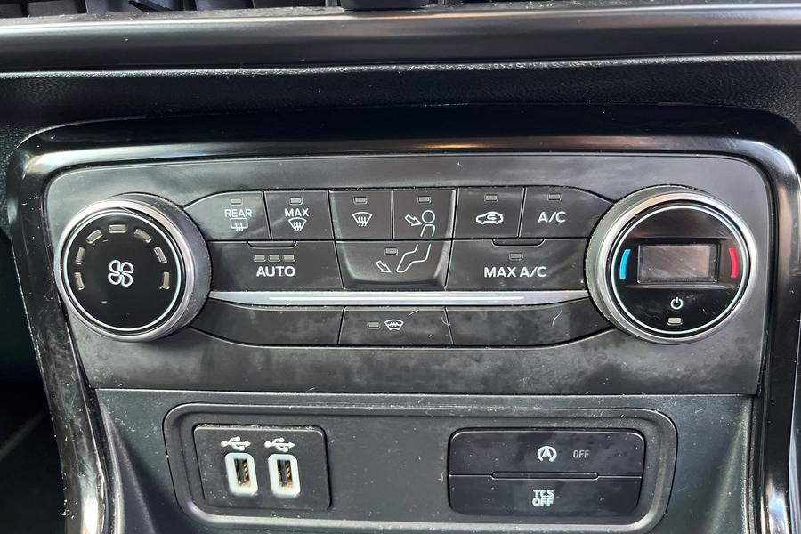 Ford ECOSPORT Photo autoimg-a09aba0b6577ab552746b32beb73d0d9f28df077.jpg