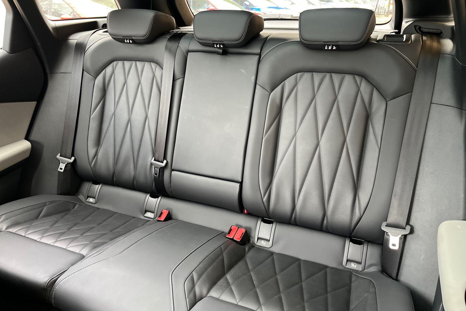 Ford Explorer Photo 19