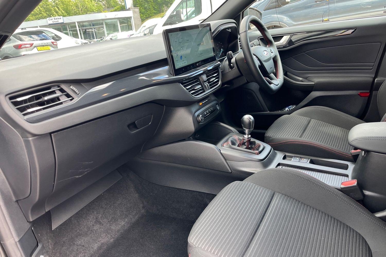 Ford Focus Photo 17
