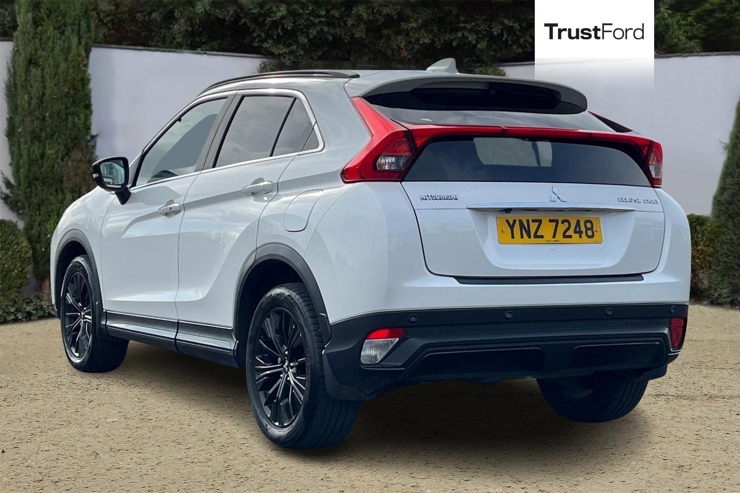 Mitsubishi ECLIPSE CROSS Photo 1