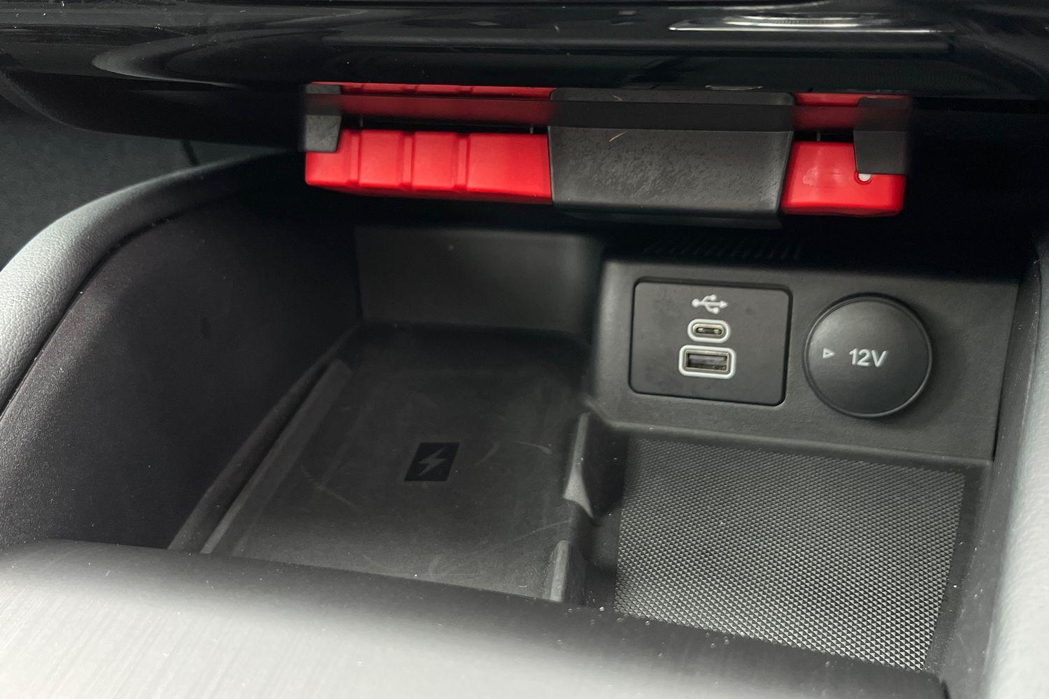 Ford KUGA Photo 35