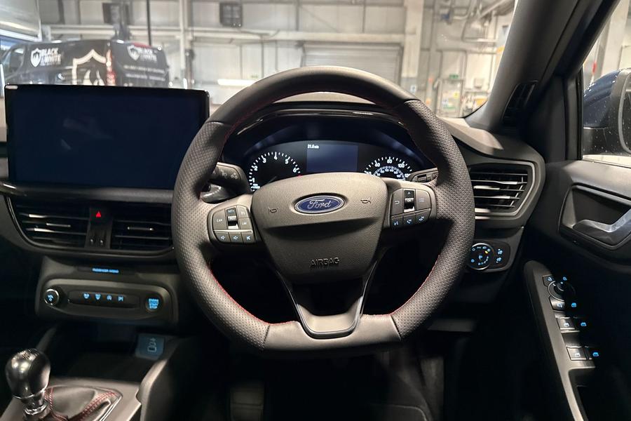 Ford FOCUS Photo autoimg-a0aabdc3ebbbf92b90dd75c45bc1816f413eed96.jpg