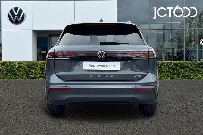 VOLKSWAGEN Tiguan Photo 7