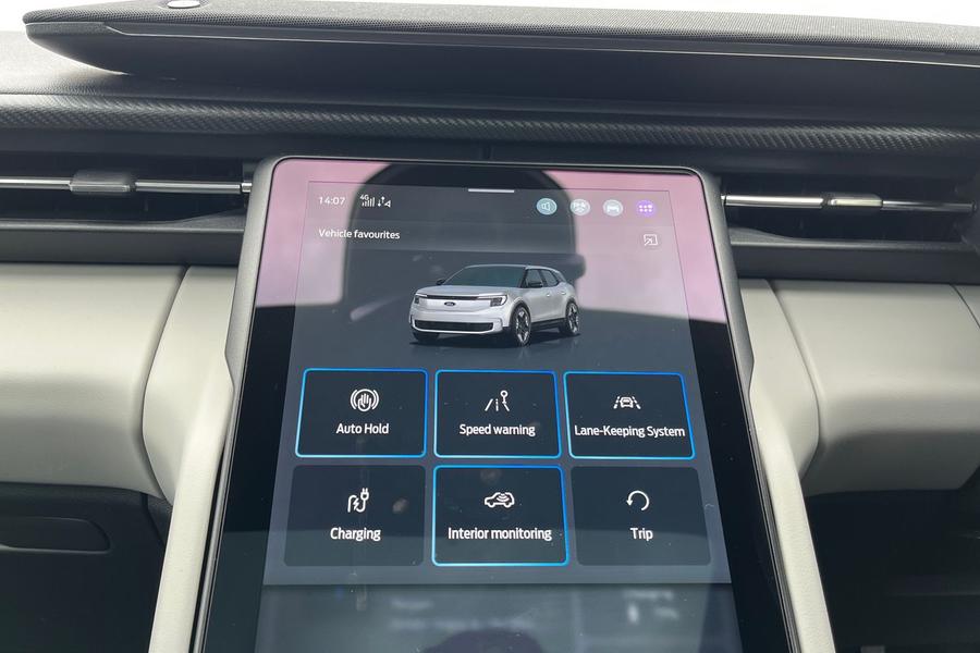 Ford EXPLORER Photo autoimg-a0adaf545f8432776d6ca3d66d2a946f3603eb4a.jpg