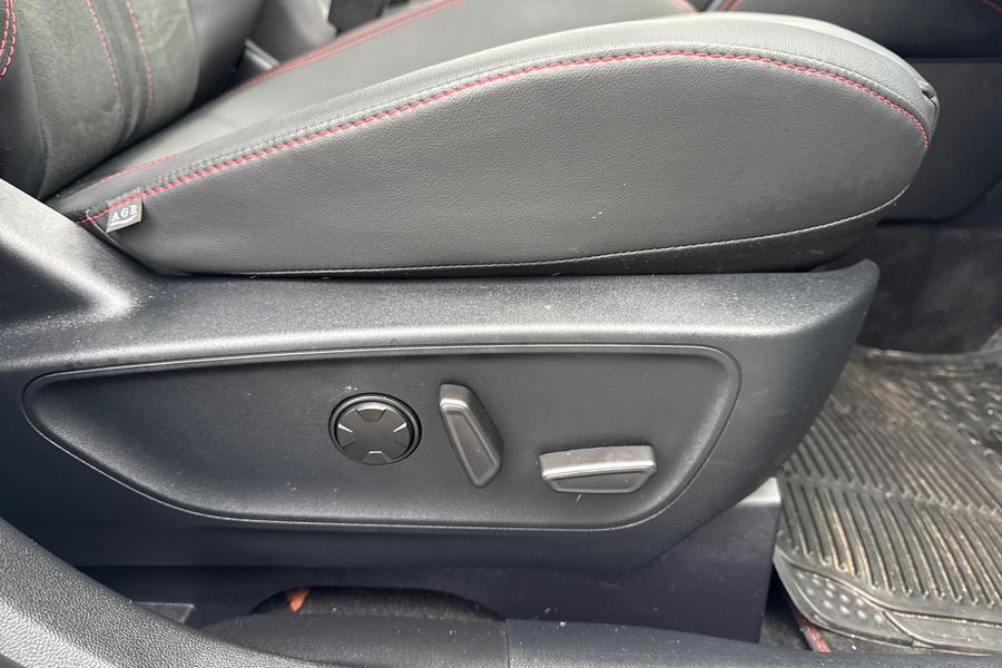 Ford KUGA Photo autoimg-a0adb83c247e68129ef07bac1c3ee81b040417f8.jpg