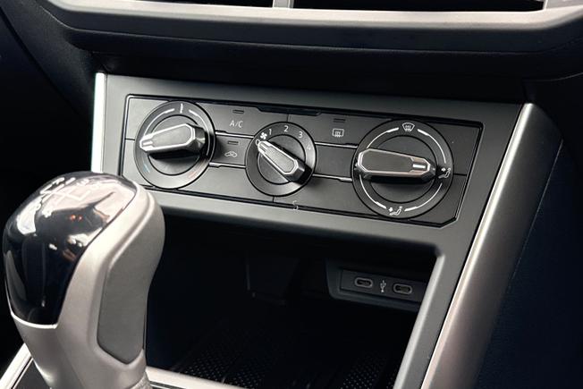 VOLKSWAGEN Polo Photo 25