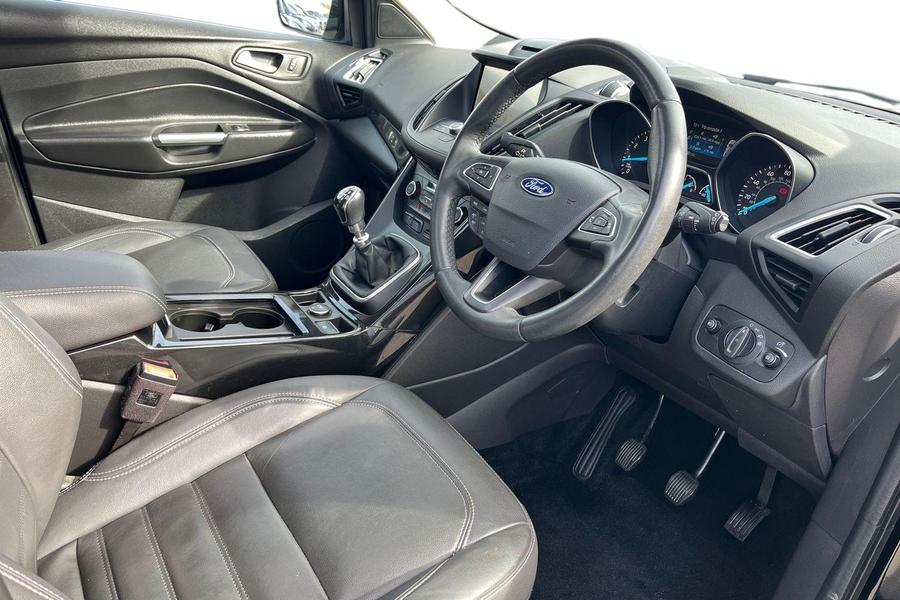 Ford KUGA Photo autoimg-a0ae7c17b8f8c6bfdbb55c10d9df835b3130929a.jpg