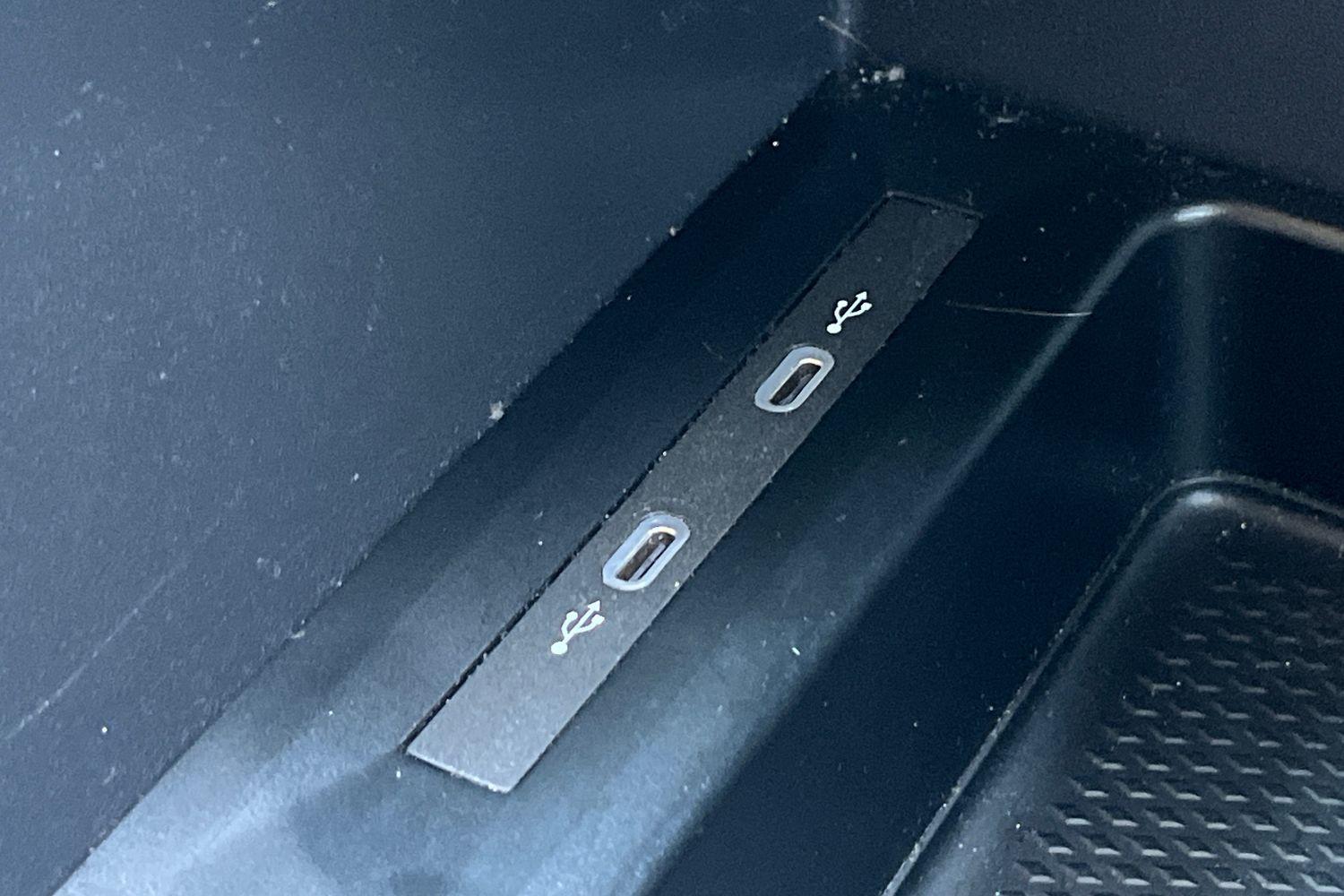 Ford Transit Connect Photo 35