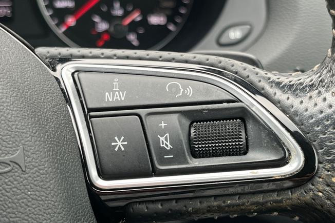 AUDI Q3 Photo 17