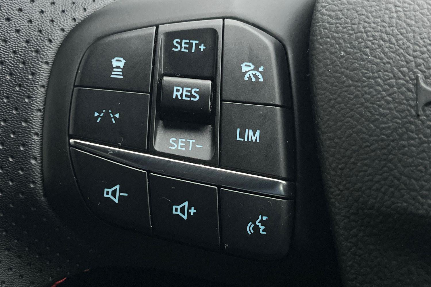 Ford KUGA Photo 24