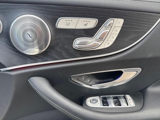 MERCEDES-BENZ E Class Photo 29