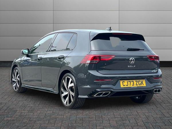 Volkswagen Golf Photo autoimg-a0b4fe712284677159e1a49bb4606ee23bdb2492.jpg