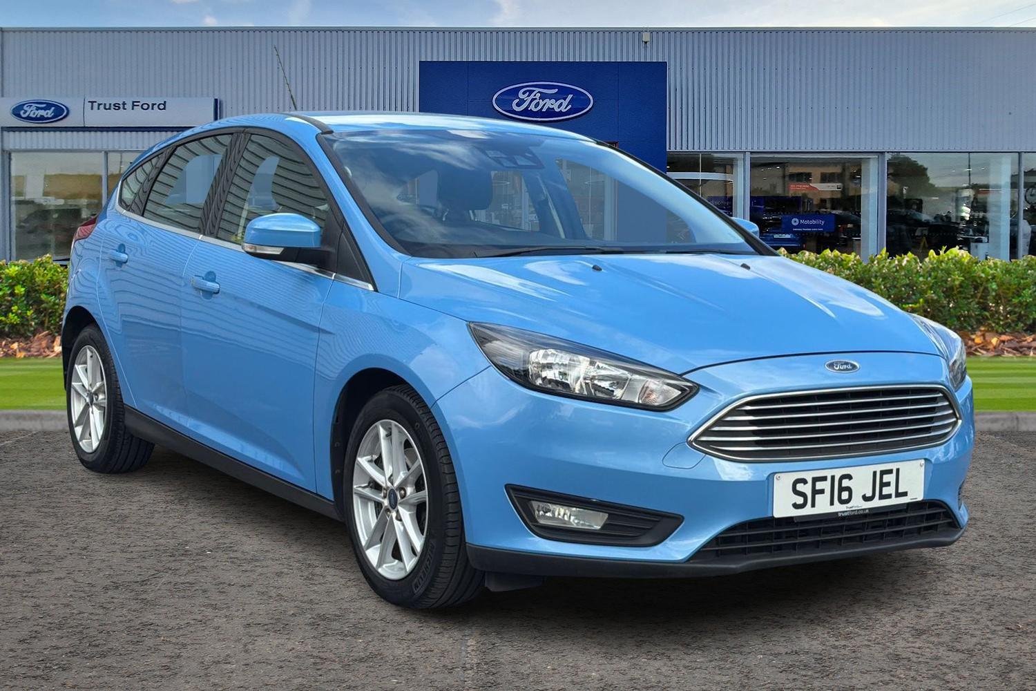 Ford Focus Photo 0