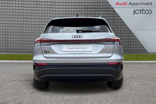 Audi Q4 Photo 7