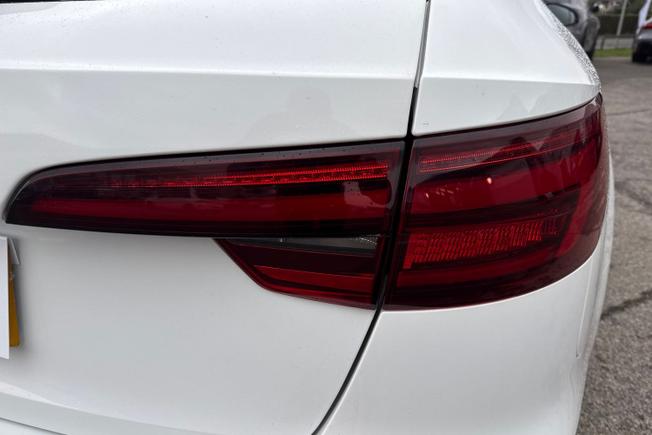 AUDI A4 Avant Photo 18