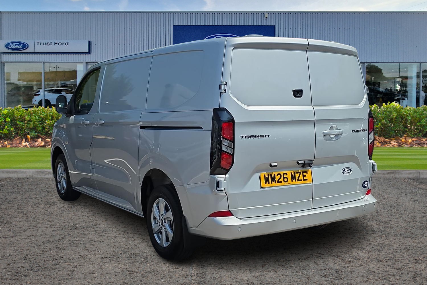 Ford Transit Custom Photo 1