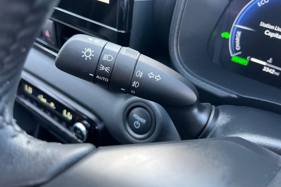 Toyota YARIS Photo autoimg-a0bc2cb9abadb7fb9735a68fe22a323c82e73255.jpg