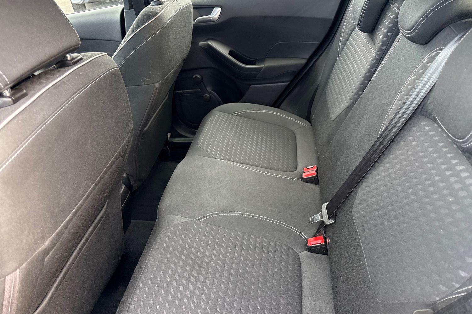 Ford FIESTA Photo 19