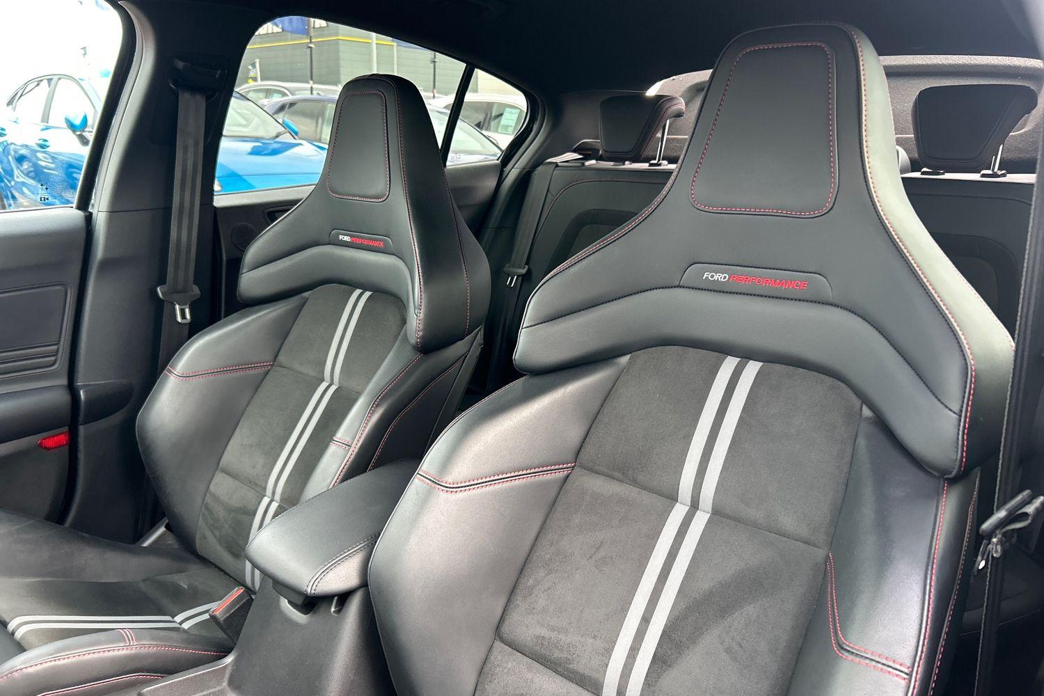 Ford Focus Photo 18