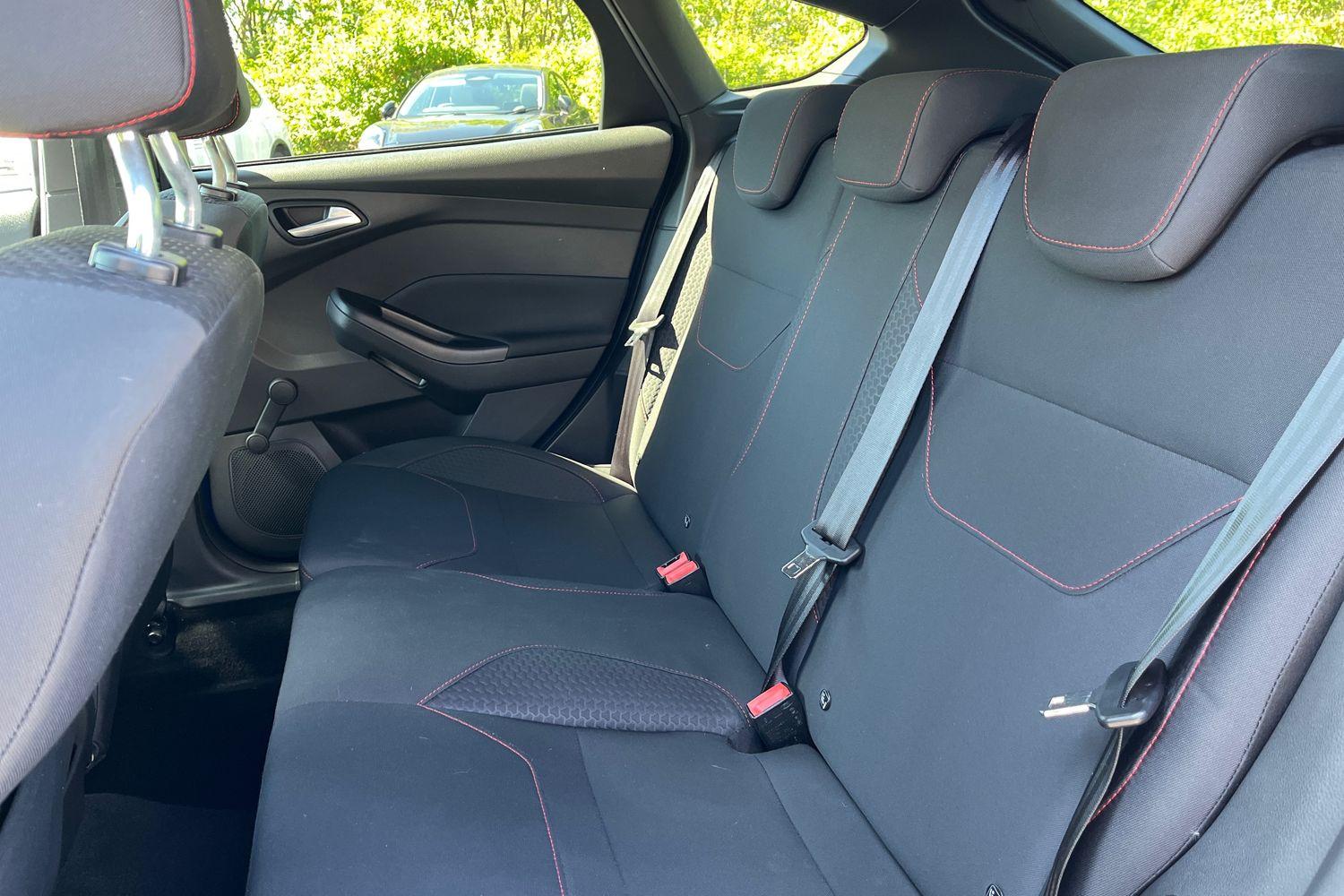 Ford FOCUS Photo 34