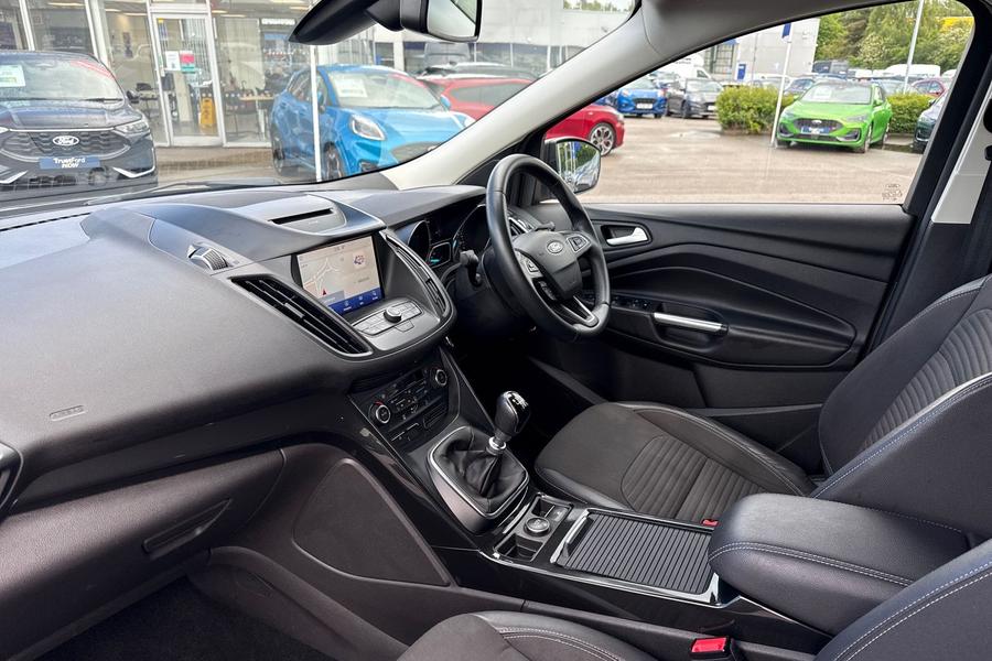 Ford KUGA Photo autoimg-a0ce07947a3854f25f513352df7affef22a378b9.jpg