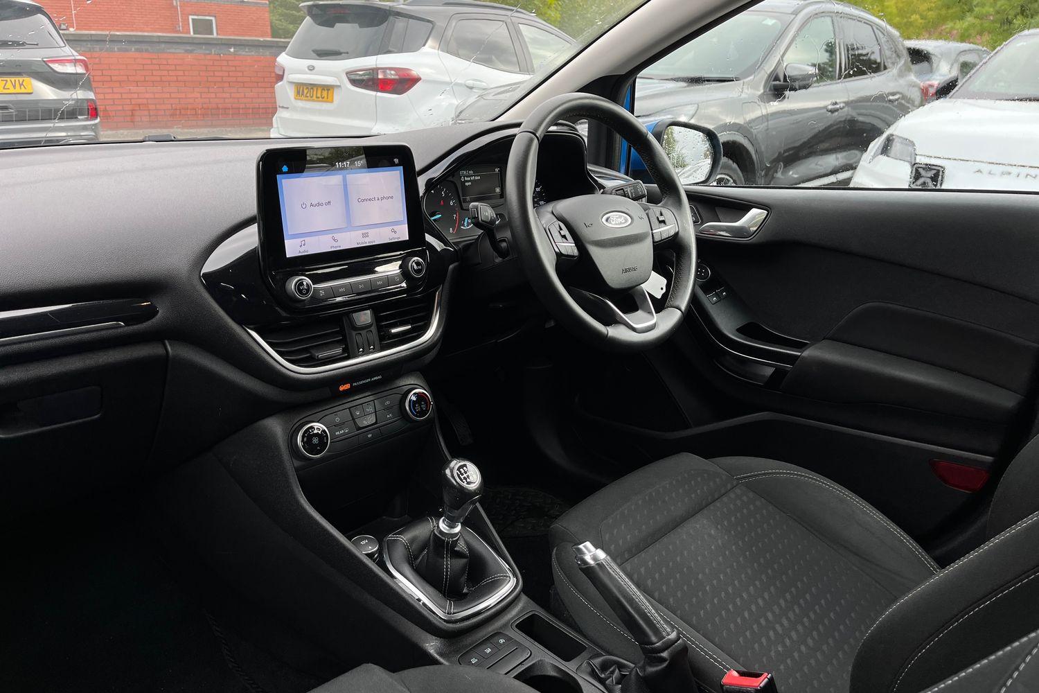 Ford Fiesta Photo 17