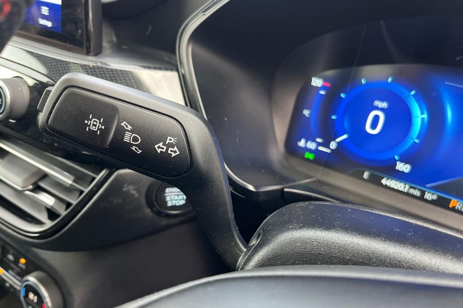 Ford KUGA Photo autoimg-a0cfd7c8f094e7b9fe98c38afaf39f2ab2aa6860.jpg