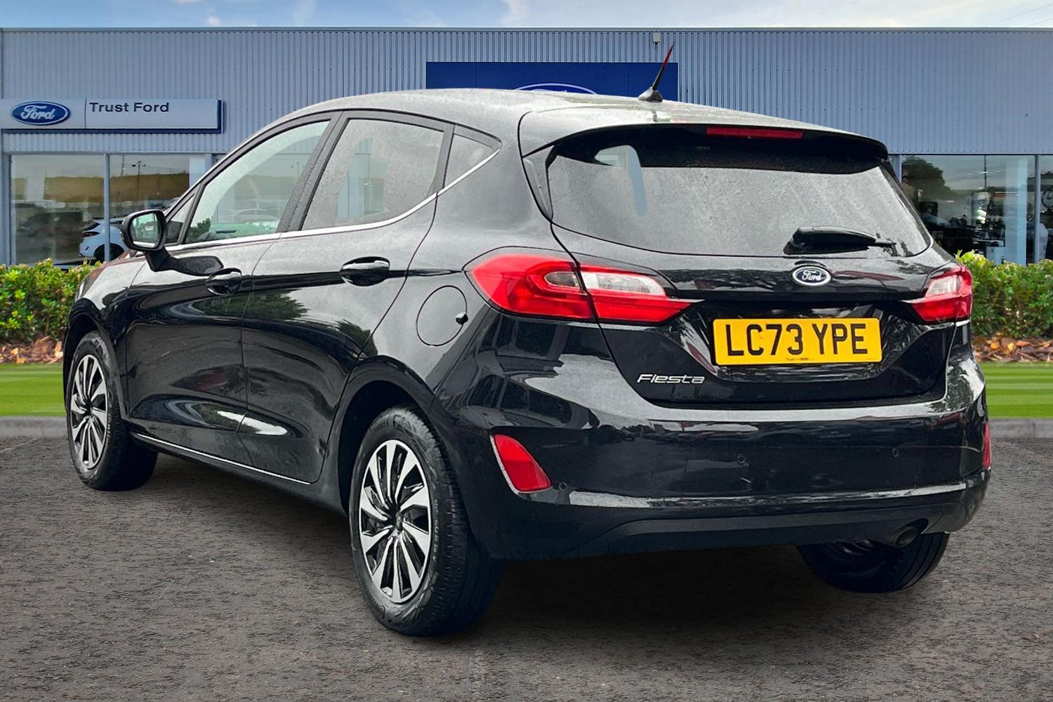 Ford FIESTA Photo 1