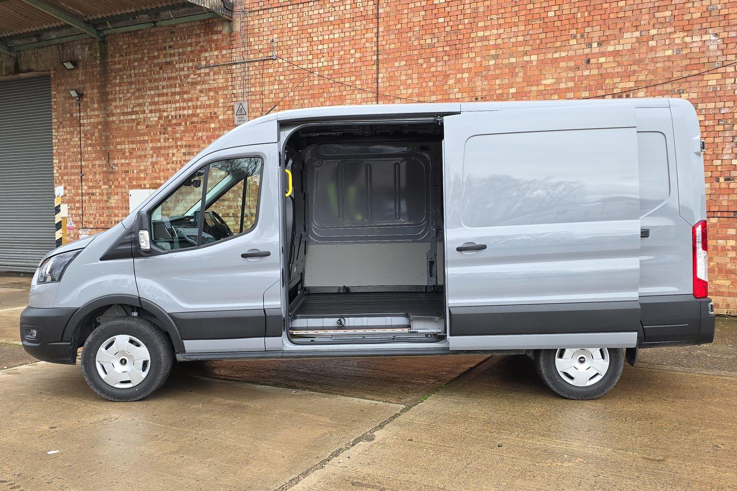 Ford E-TRANSIT Photo 4