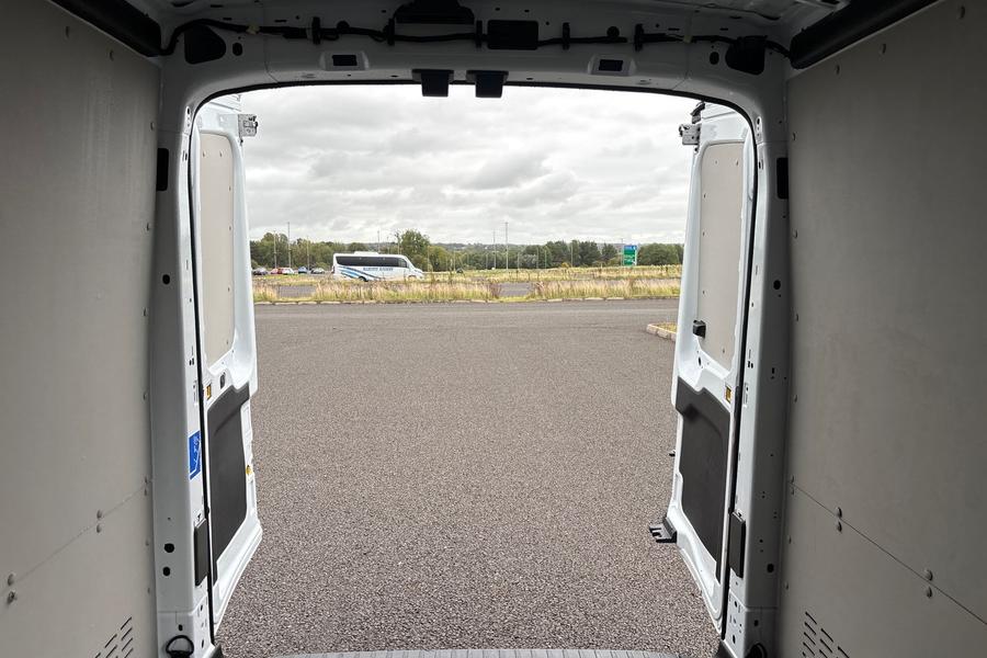 Ford TRANSIT Photo autoimg-a0d71efe5154067a28bb35f302cc6401f84e75c9.jpg