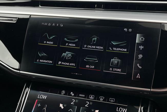 AUDI A8 Photo 13