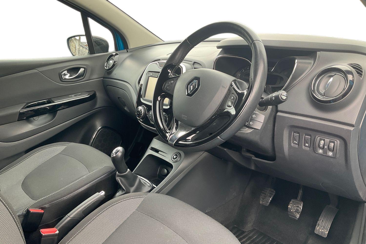 Renault CAPTUR Photo 8