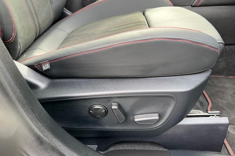 Ford Kuga Photo autoimg-a0e53a92ba44741cefc25ac946fb5bb03c1f8fd1.jpg