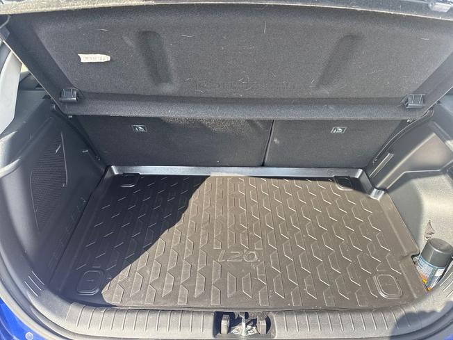 HYUNDAI i20 Photo 12