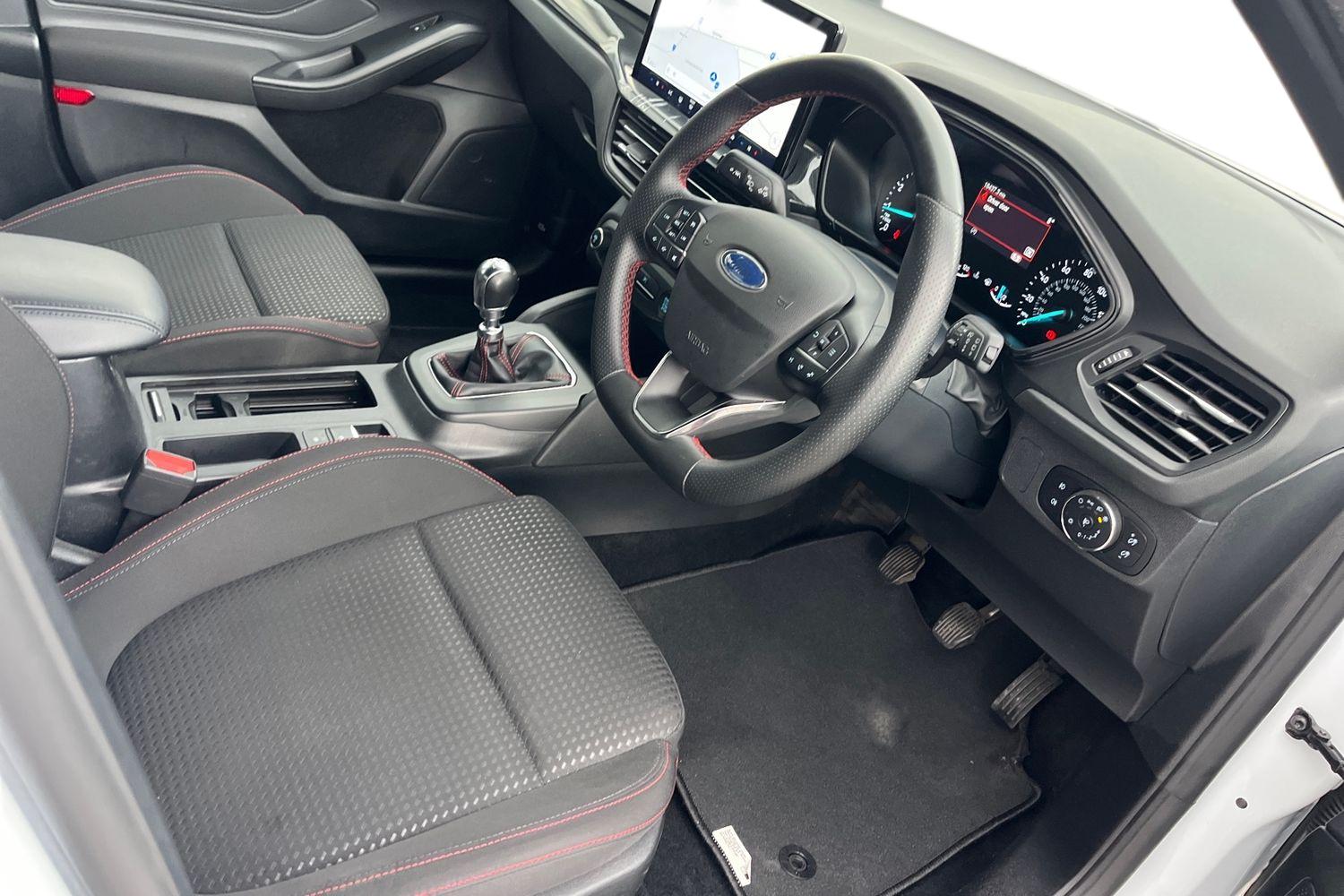 Ford FOCUS Photo 8