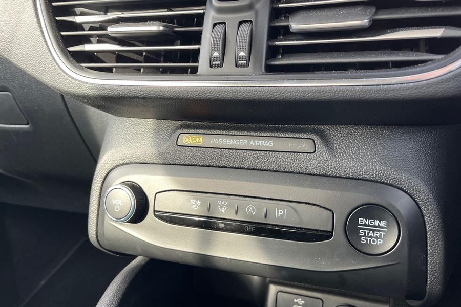 Ford FOCUS Photo autoimg-a0f76859f4dc3de5fe258bdbf9c910a87c453d59.jpg