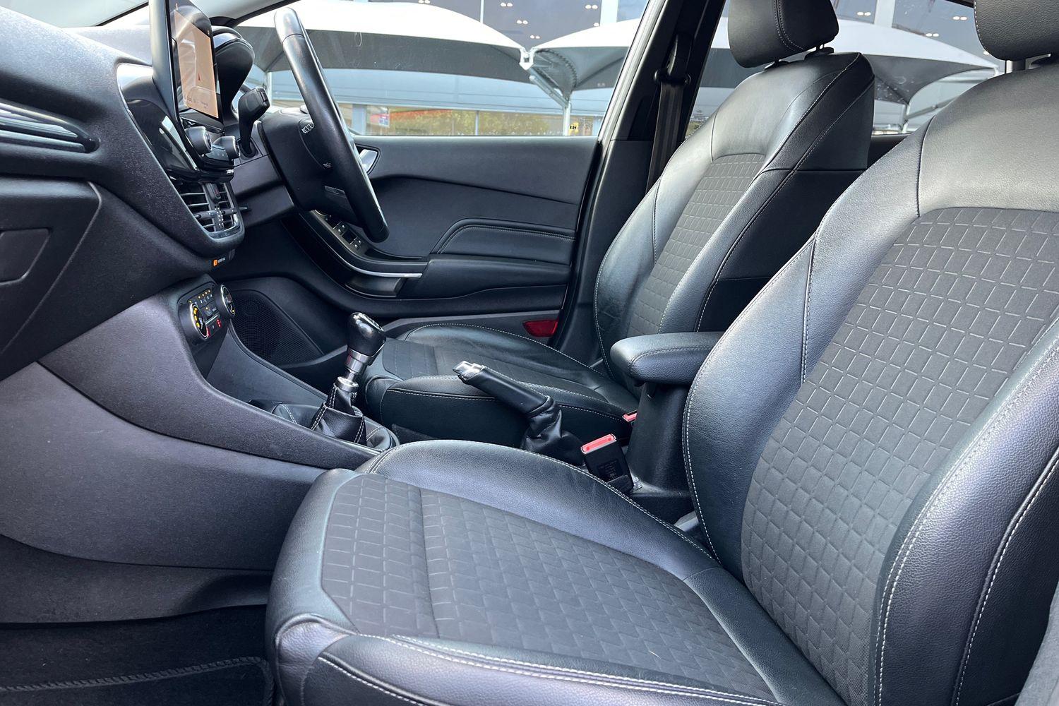 Ford Fiesta Photo 18