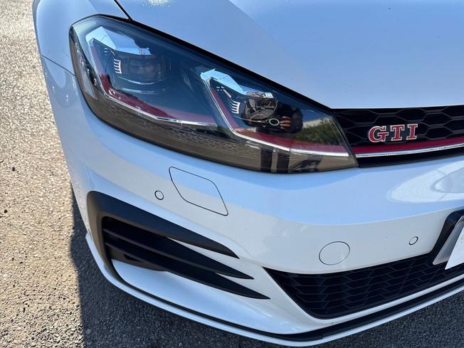 VOLKSWAGEN Golf Photo 19
