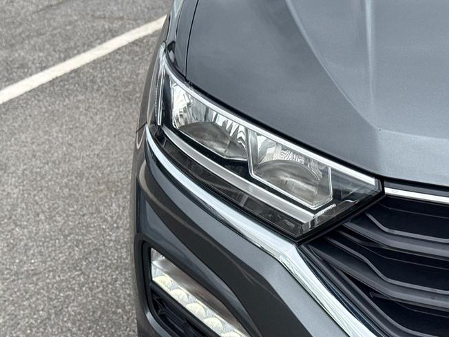 Volkswagen T-Roc Photo 22